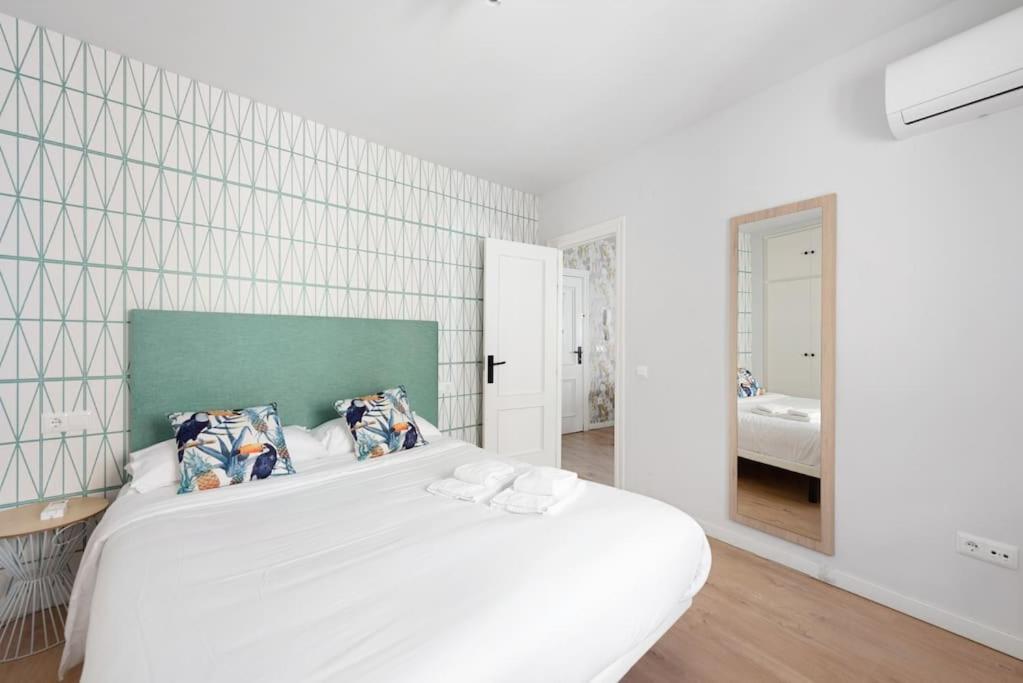 Grand T4 Andalou En Plein Centre De Malaga Ideal Familles Kültér fotó